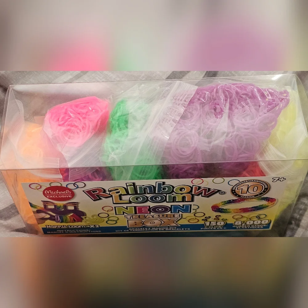 New Rainbow Loom Neon Bracelet Box with 8000 Rubberbands